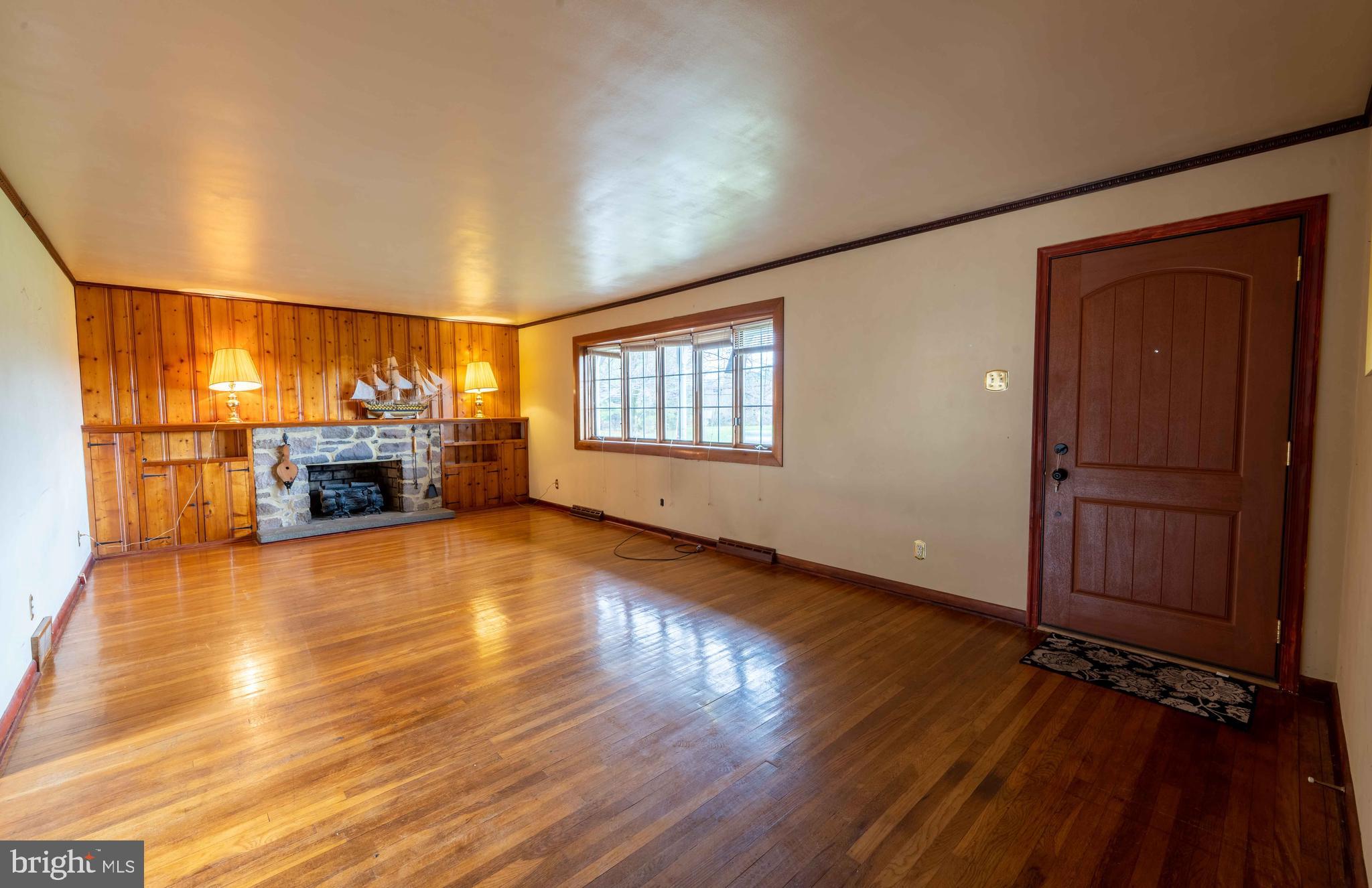862 Almshouse Road Warminster, PA 18974 - Photo 7 of 25 Gallery Image 7