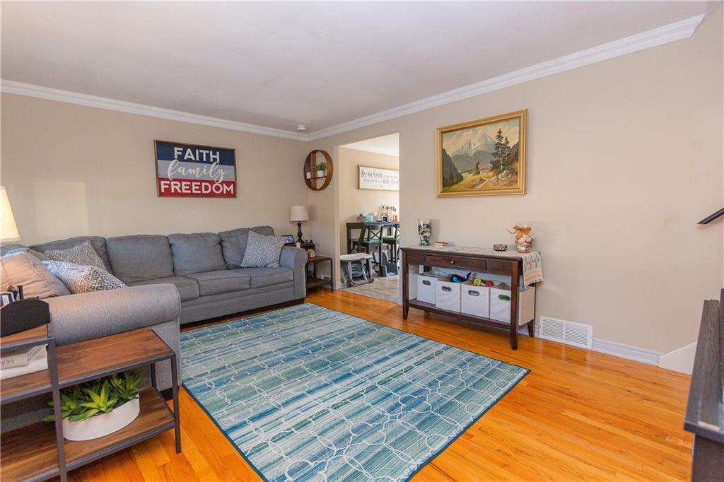 848 Lindsay Road Carnegie, PA 15106 - Photo 3 of 19 Gallery Image 3