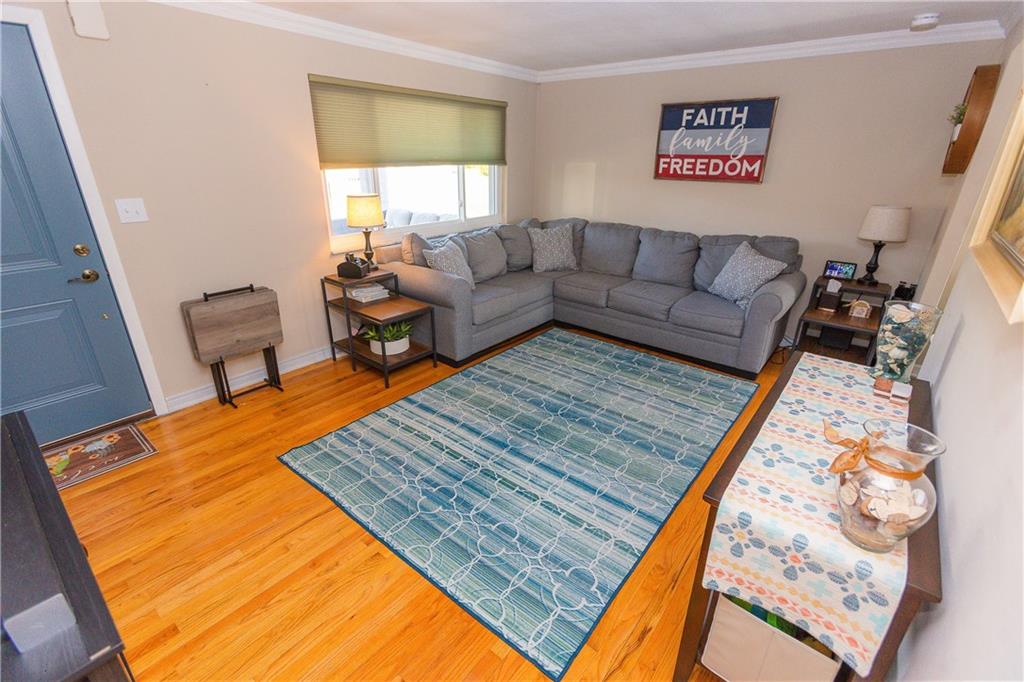 848 Lindsay Road Carnegie, PA 15106 - Photo 4 of 19 Gallery Image 4