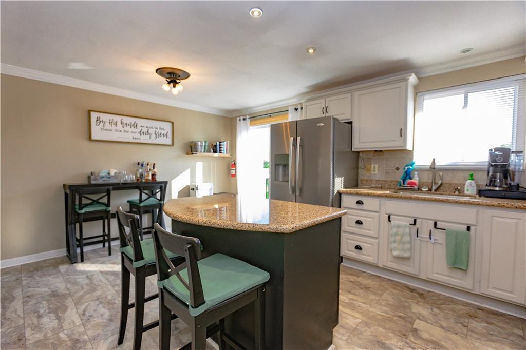 848 Lindsay Road Carnegie, PA 15106 - Photo 6 of 19 Gallery Image 6