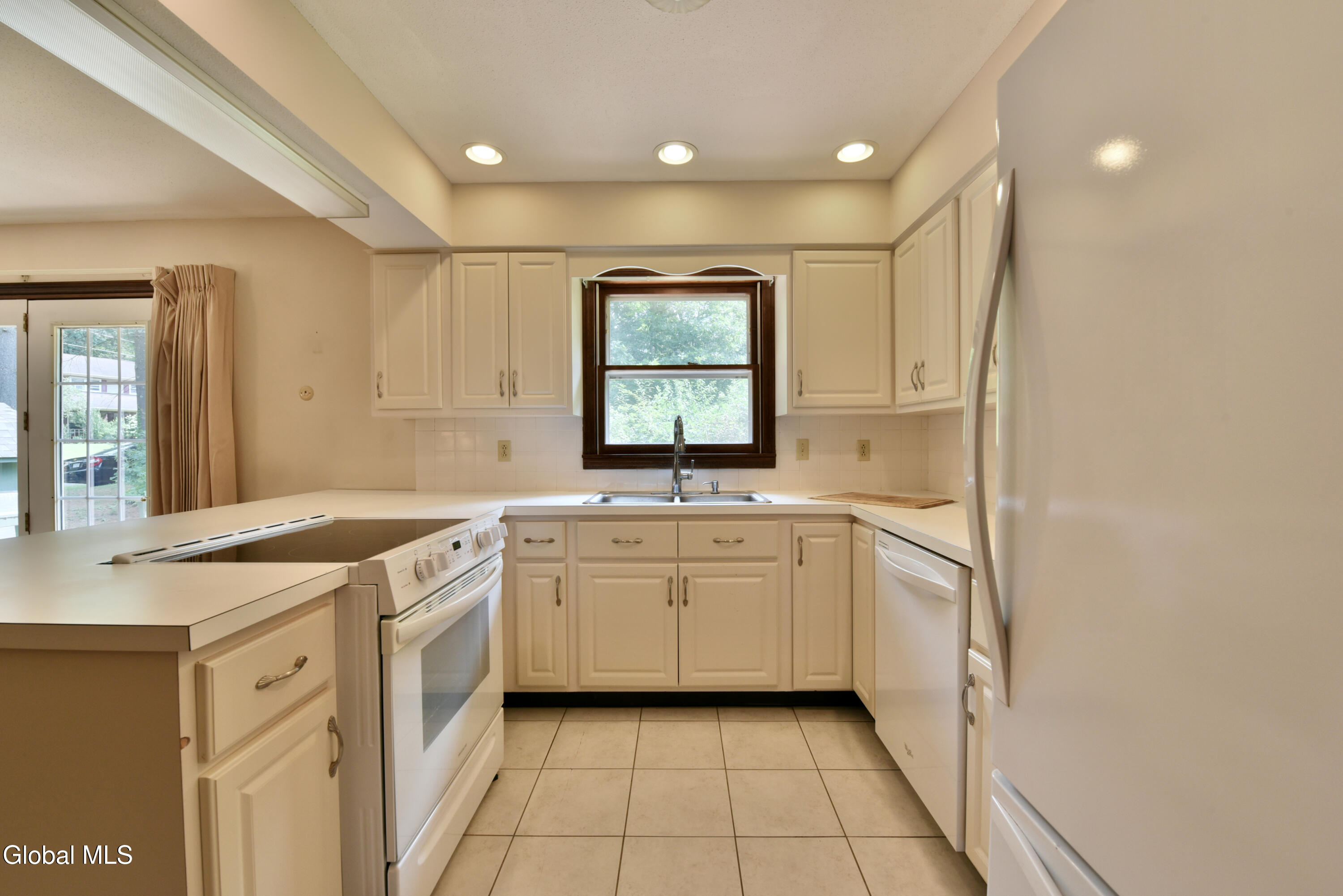 37 Jones Road Wilton, NY 12866 - Photo 10 of 50 14