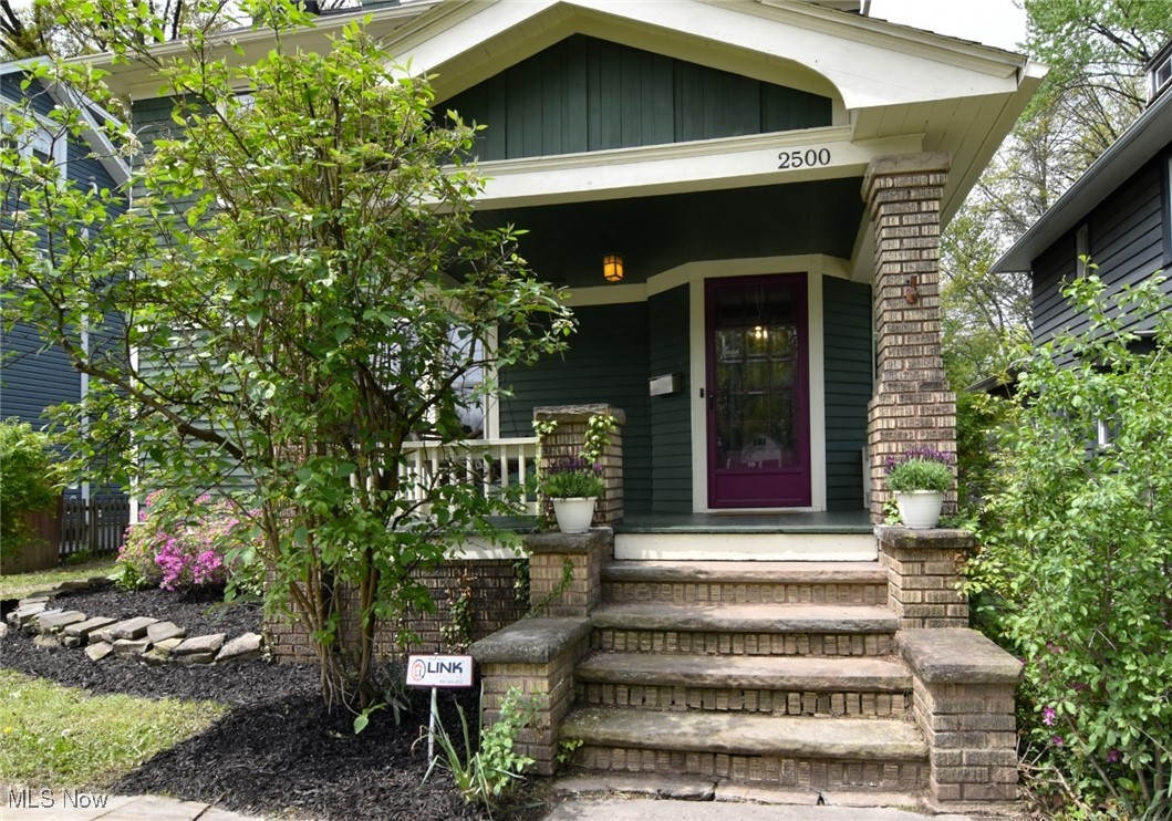 2500 Lee Road Cleveland, OH 44118 - Photo 2 of 30