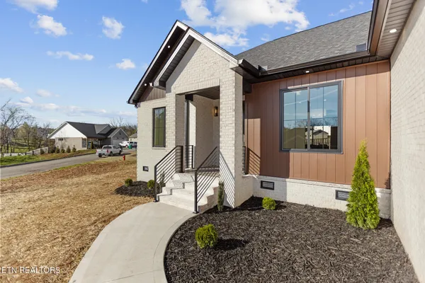 $569,900 | 7222 Bethesda Springs Way, Corryton, TN 37721