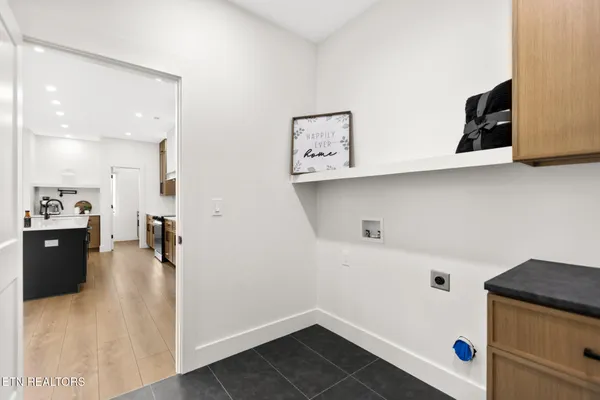 $569,900 | 7222 Bethesda Springs Way, Corryton, TN 37721