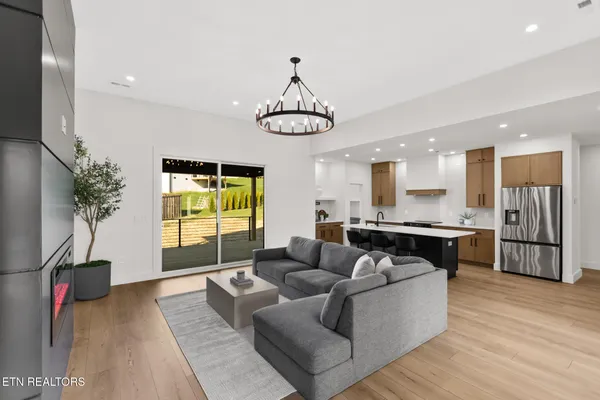 $569,900 | 7222 Bethesda Springs Way, Corryton, TN 37721