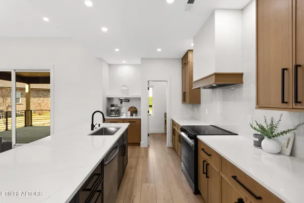 $569,900 | 7222 Bethesda Springs Way, Corryton, TN 37721