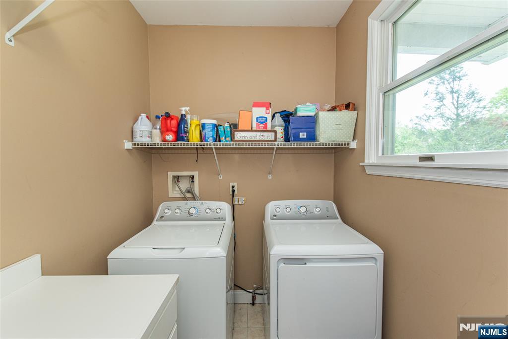 37 Thomas Wayne, NJ 07470 - Photo 32 of 32