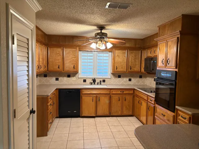 $250,000 | 2216 South 3rd Street, Lamesa, TX 79331