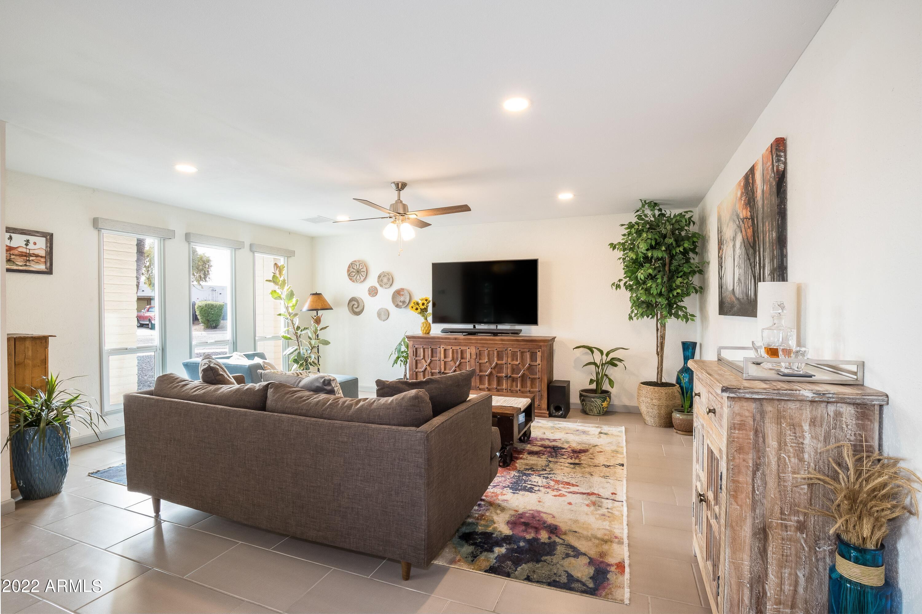 3302 East Charter Oak Road Phoenix, AZ 85032 - Photo 3 of 14 Family Room