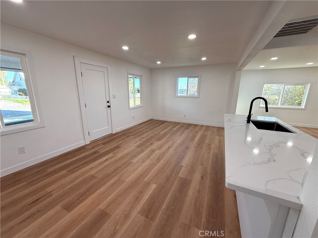 124 South Olive Avenue Rialto, CA 92376 - Photo 7 of 33