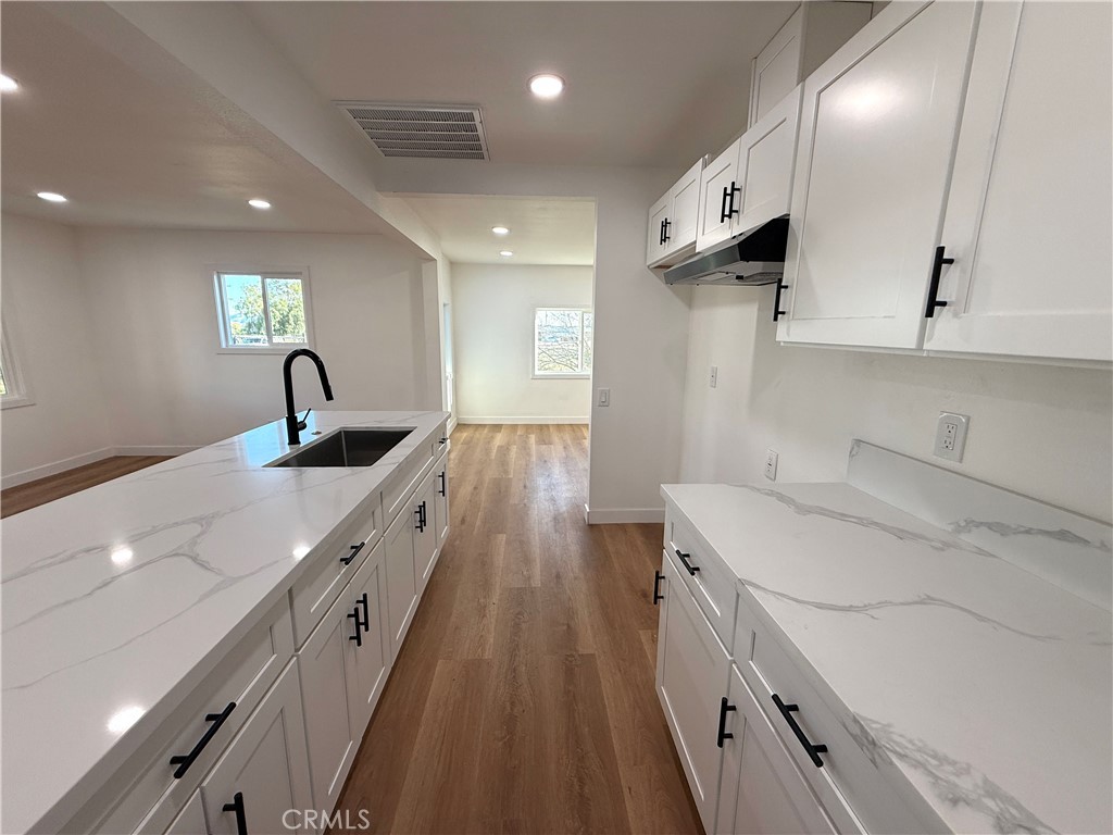 124 South Olive Avenue Rialto, CA 92376 - Photo 10 of 33