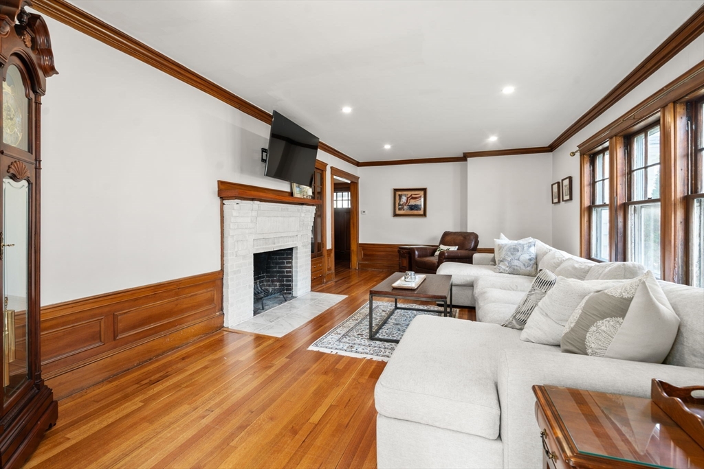 18 Fairfax Road Milton, MA 02186 - Photo 6 of 34