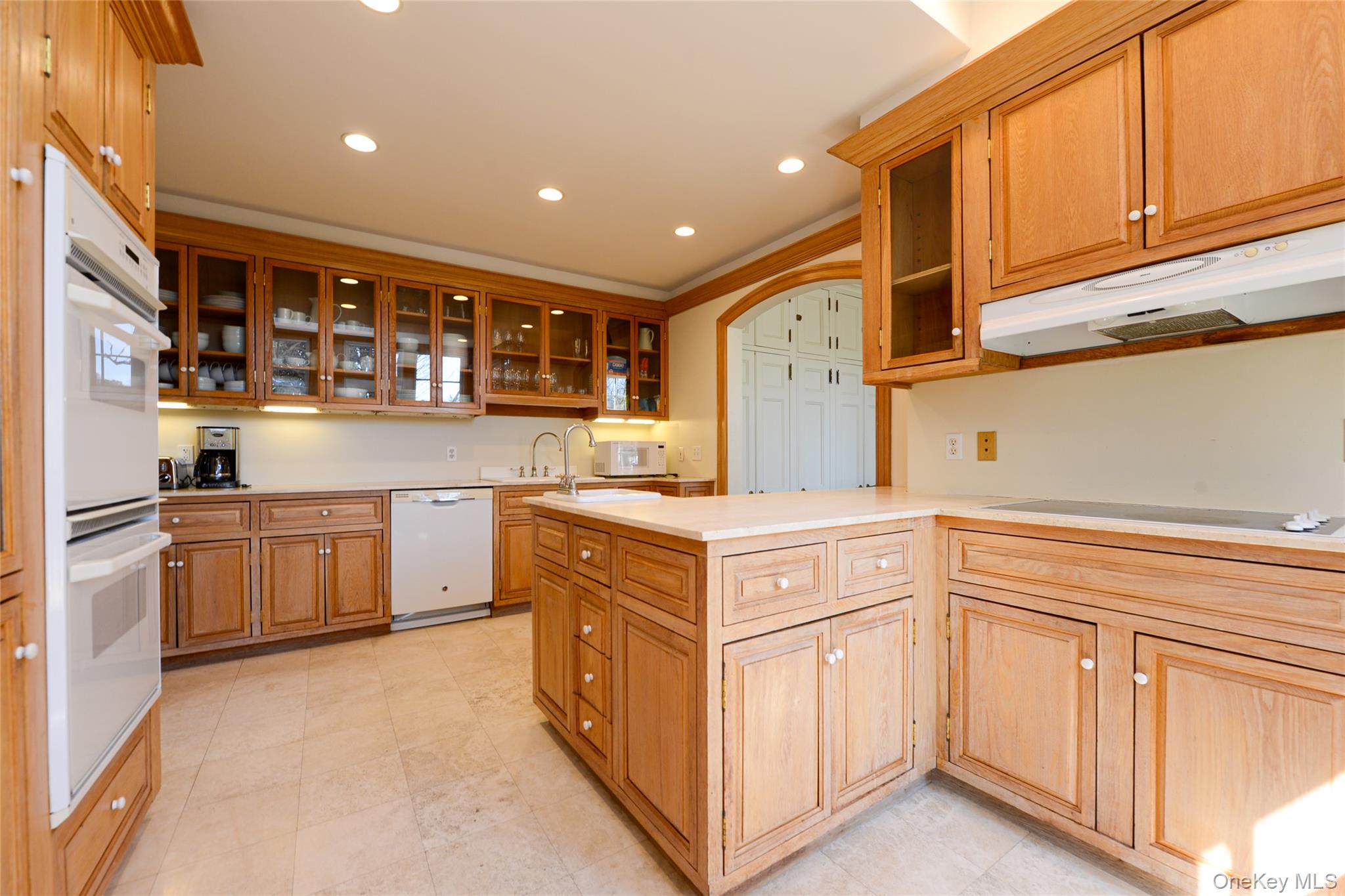 1 Pond Road Glen Cove, NY 11542 - Photo 9 of 36