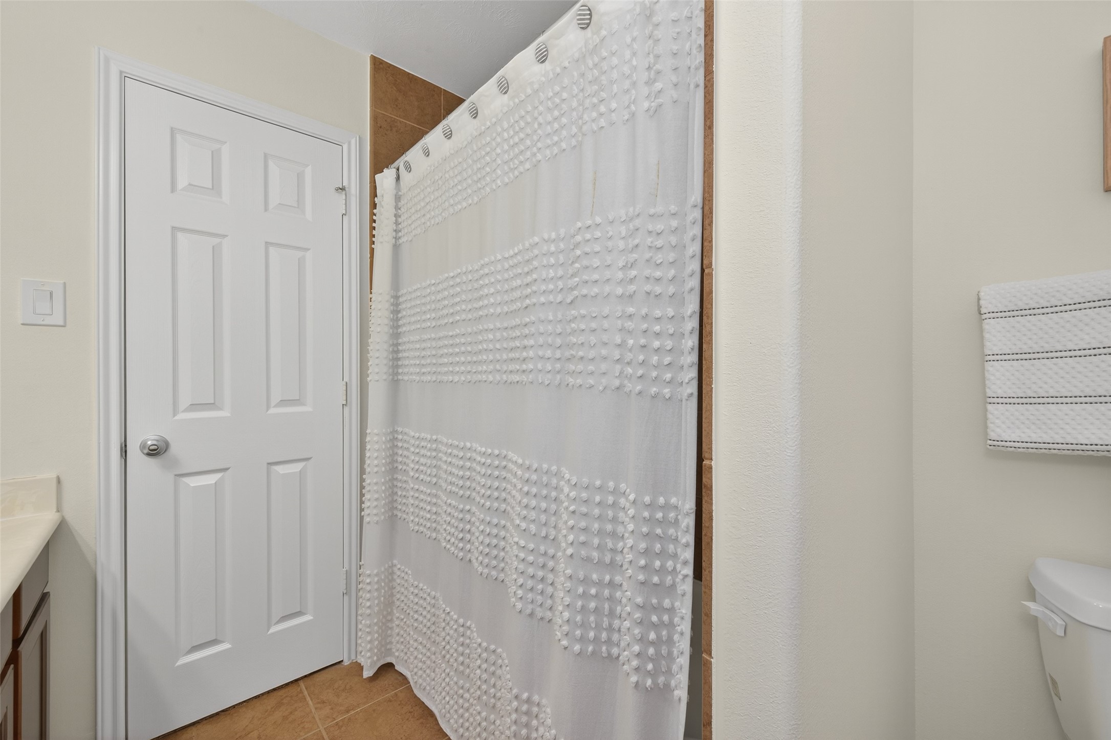 2806 Windy Thicket Lane Houston, TX 77082 - Photo 33 of 38 a view of a bathroom