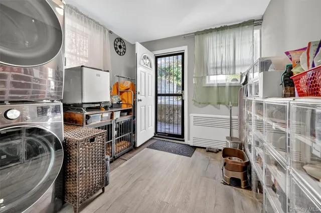 a view of a living room washer and dryer