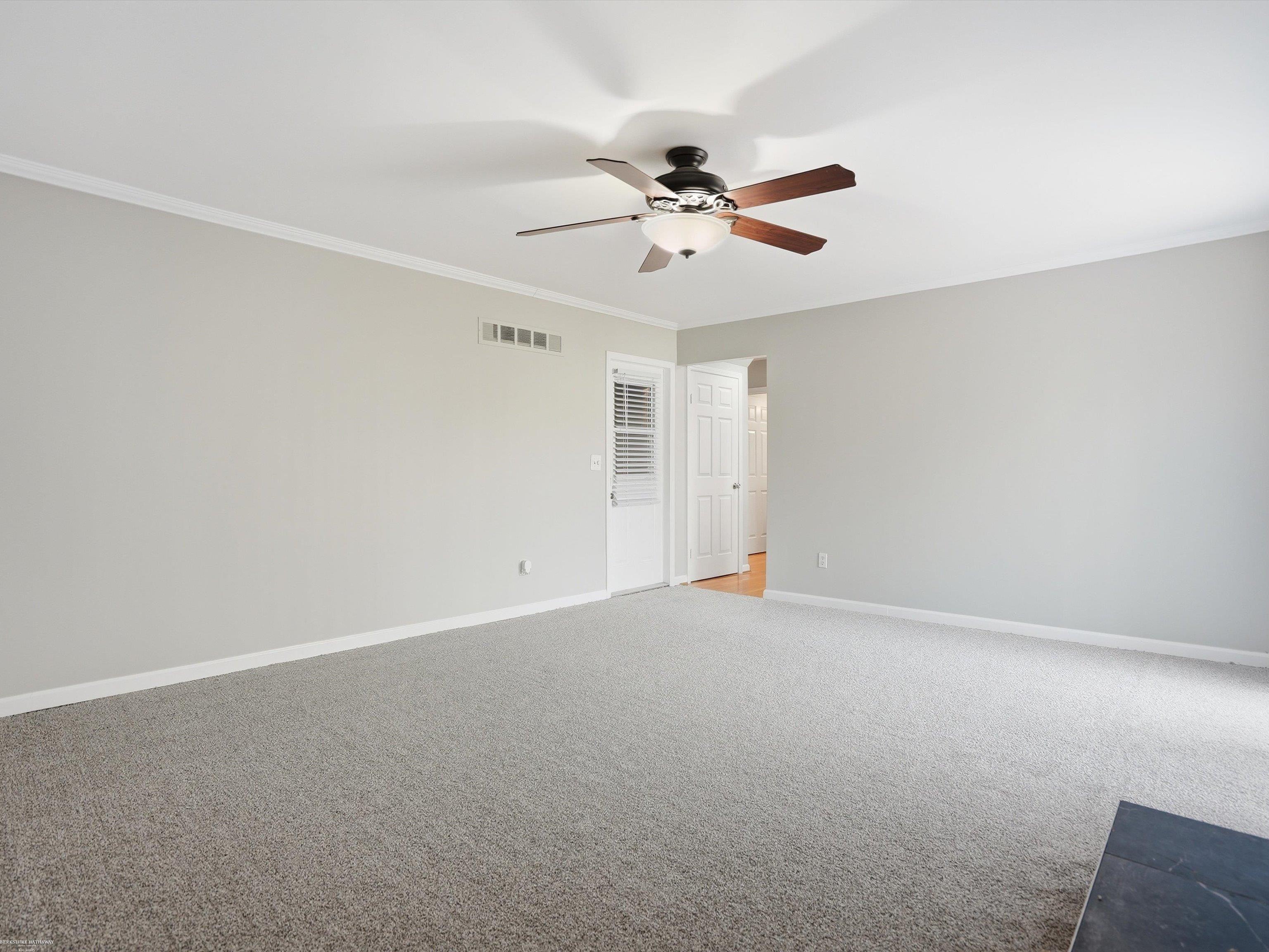 1405 Shaker Street Troy, MI 48083 - Photo 18 of 51 50205374-8cdf608d-2d27-48da-827a-799410adac74.JPG