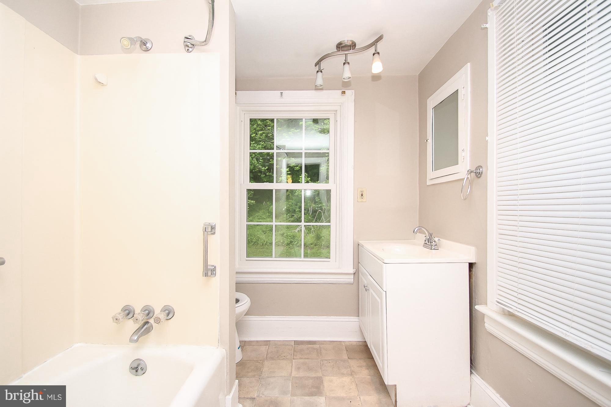 1406 Wiseburg Road White Hall, MD 21161 - Photo 17 of 22 Bath