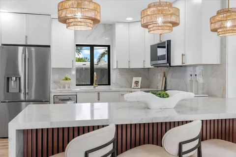 $1,187,999 | 4721 Bayview Drive, Fort Lauderdale, FL 33308