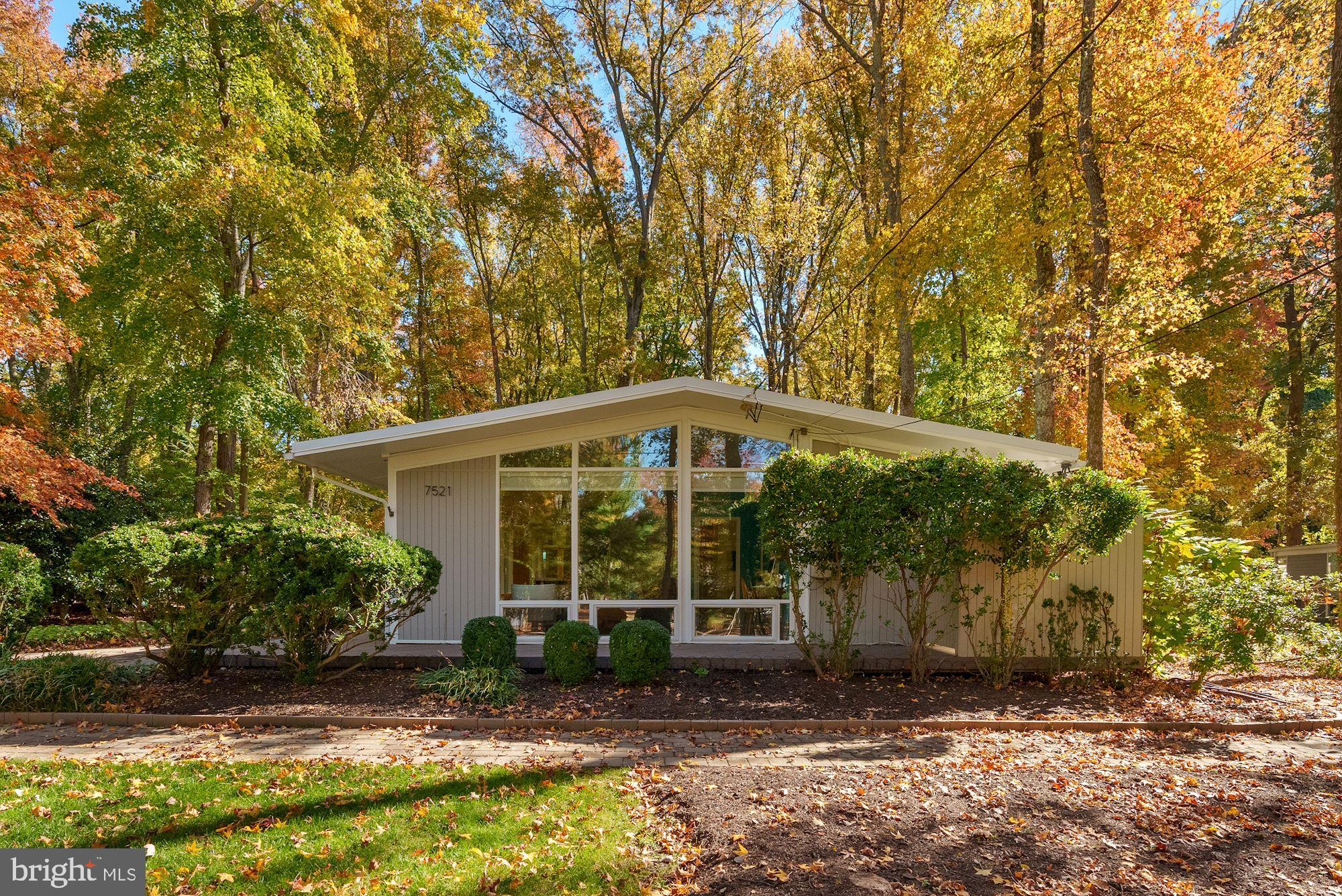 7521 Elba Road Alexandria, VA 22306 - Photo 3 of 32 Gallery Image 3