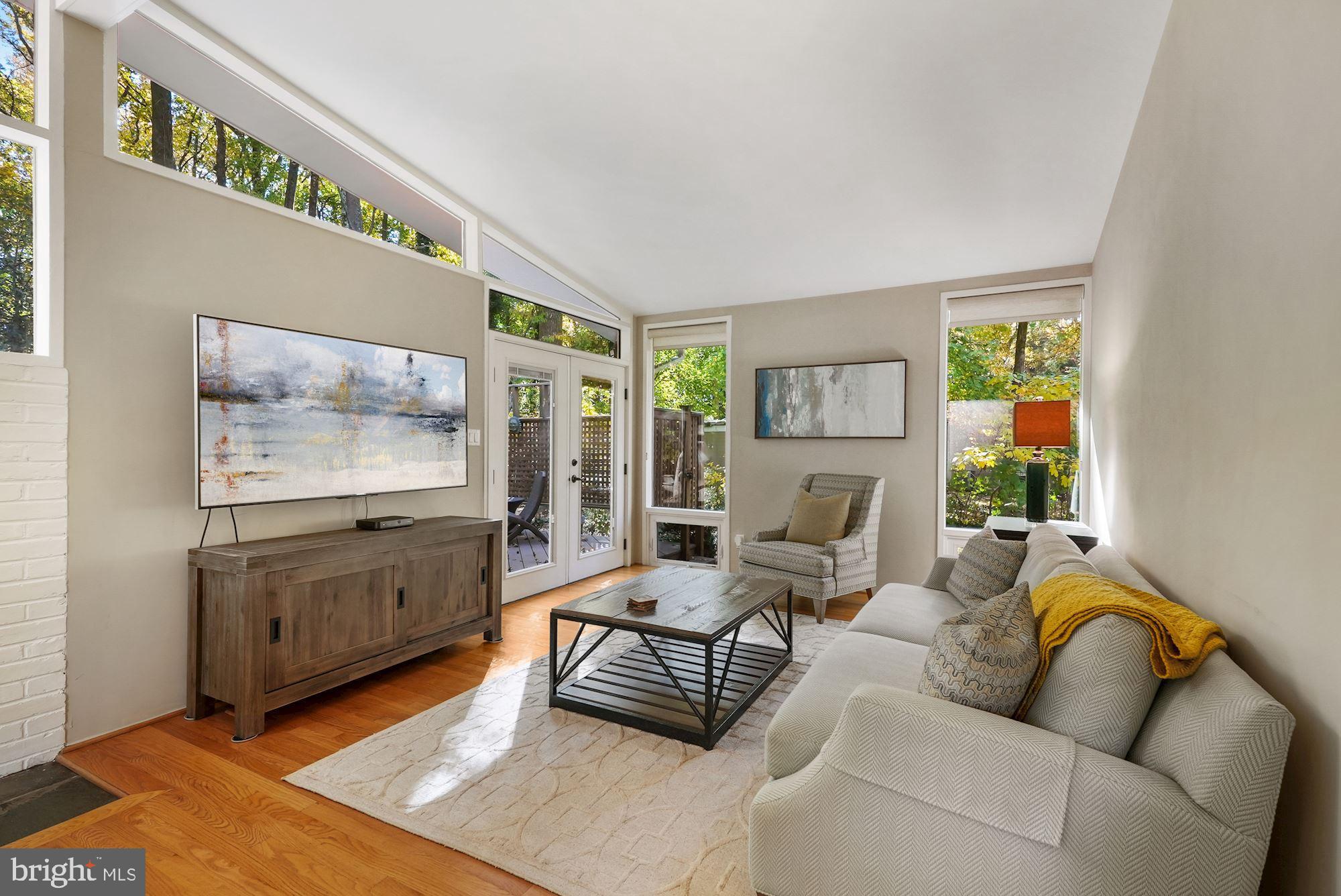 7521 Elba Road Alexandria, VA 22306 - Photo 5 of 32 Gallery Image 5
