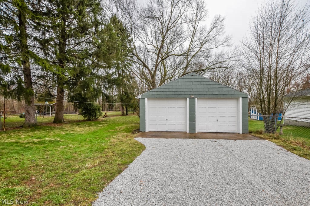 1638 Woods Road Akron, OH 44306 - Photo 27 of 32 Garages