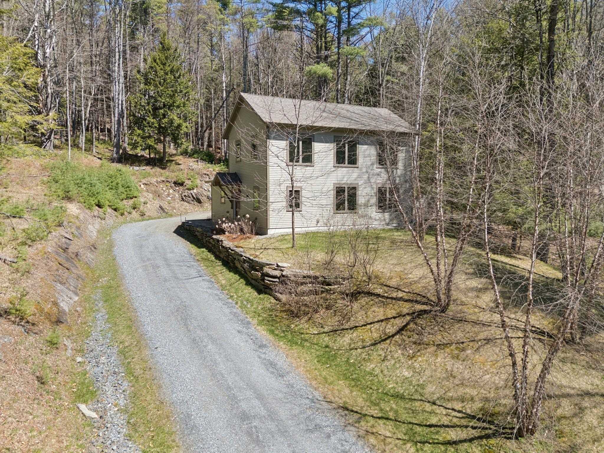 207 Hartness Way Hartford, VT 05059 - Photo 4 of 54