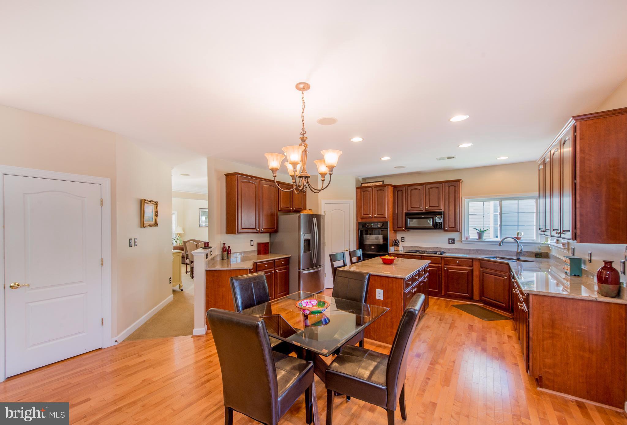 604 Crawfords Ridge Road Odenton, MD 21113 - Photo 10 of 30 Kitchen w/ table space
