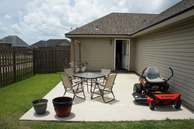 255 Landmark Drive Raceland, LA 70394 - Photo 11 of 11 Patio Area