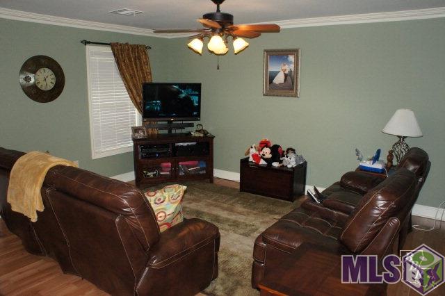 255 Landmark Drive Raceland, LA 70394 - Photo 4 of 11 Living Room