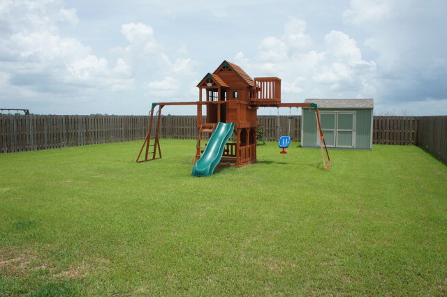 255 Landmark Drive Raceland, LA 70394 - Photo 10 of 11 Back Yard