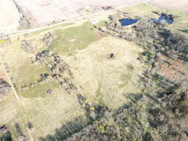 $264,000 | 1112 Southwest 21st Road, Chilhowee, MO 64733