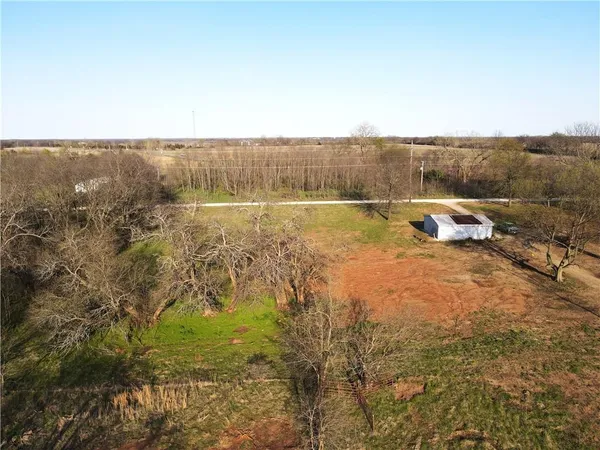 $264,000 | 1112 Southwest 21st Road, Chilhowee, MO 64733