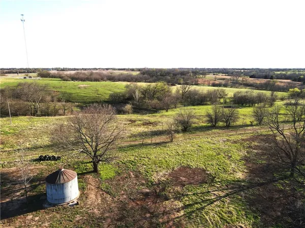 $264,000 | 1112 Southwest 21st Road, Chilhowee, MO 64733