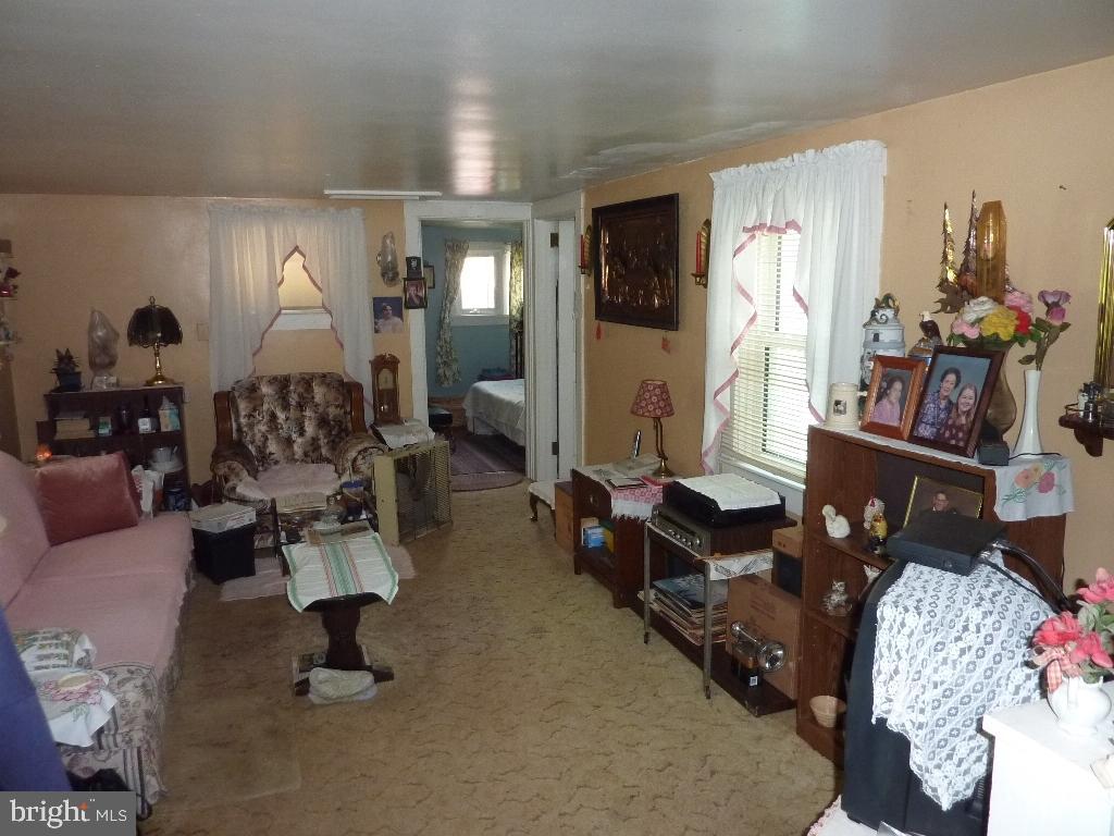 54 North Donerville Road Mountville, PA 17554 - Photo 3 of 18 Gallery Image 3