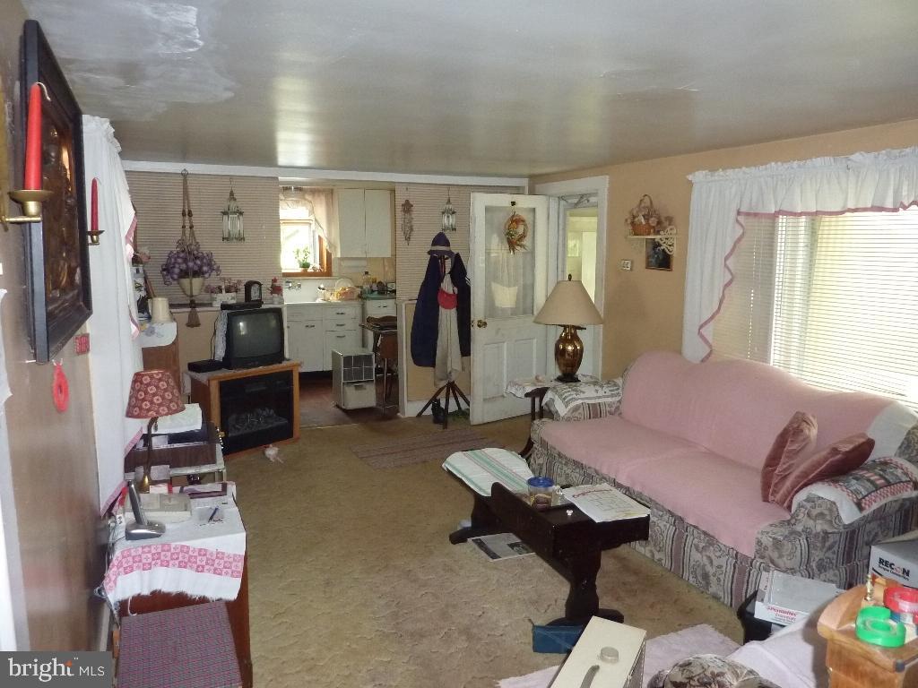 54 North Donerville Road Mountville, PA 17554 - Photo 4 of 18 Gallery Image 4