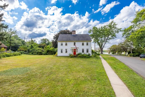 $595,000 | 493 Main Street, Wethersfield, CT 06109