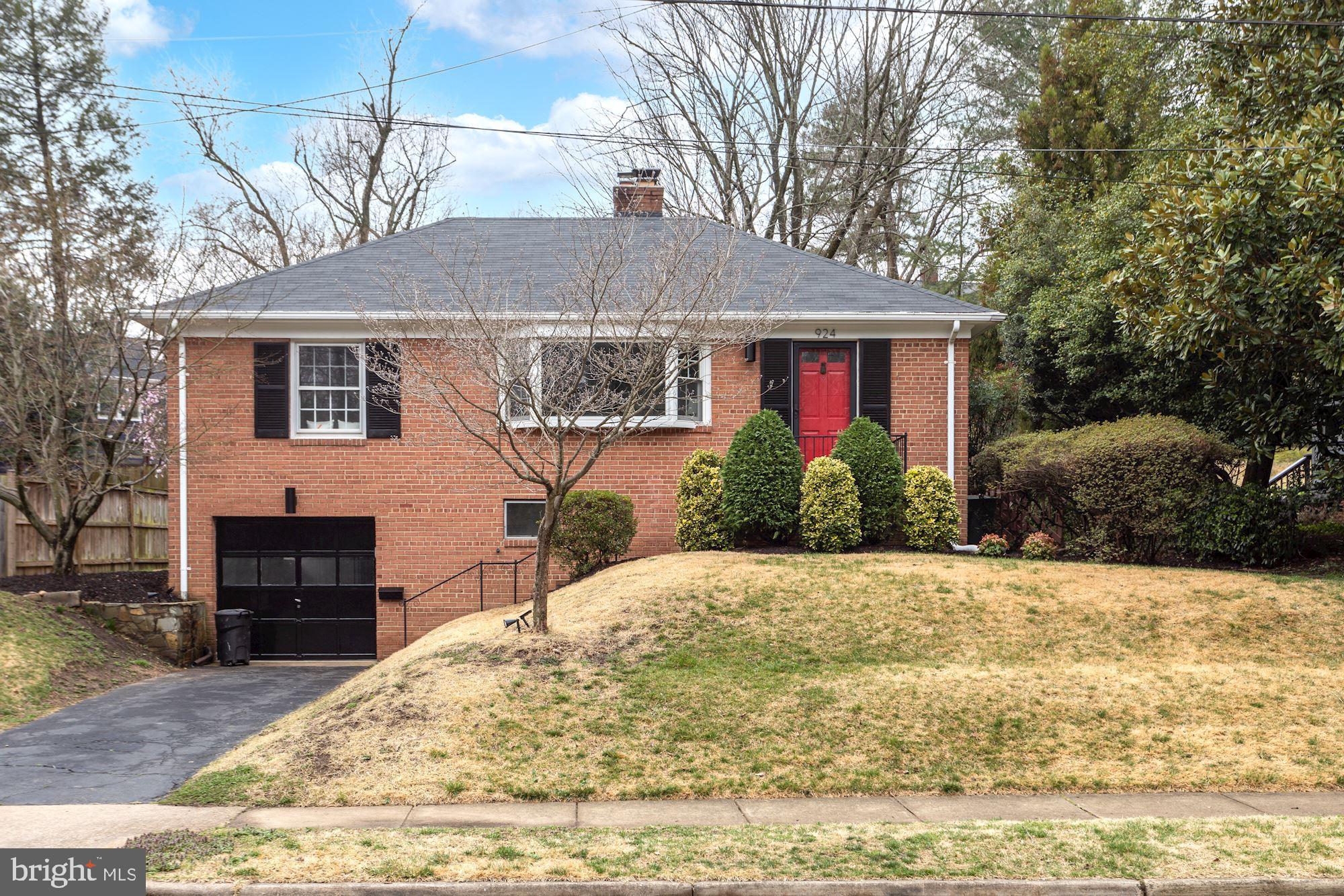 924 West Taylor Run Parkway, Alexandria, VA 22302 Compass