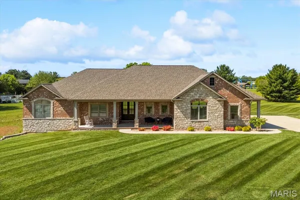 $850,000 | 701 Williams Landing, Waterloo, IL 62298
