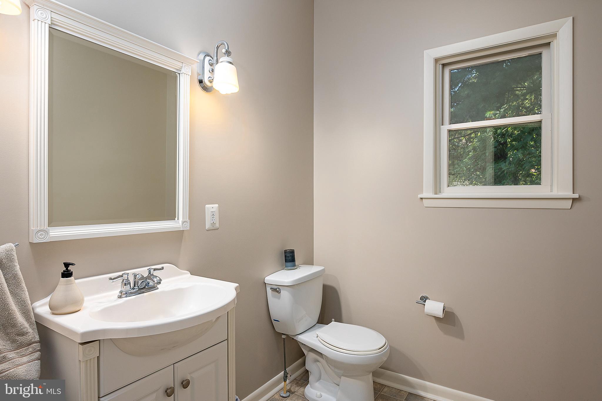 5289 Kerger Road Ellicott City, MD 21043 - Photo 34 of 51 Half Bath