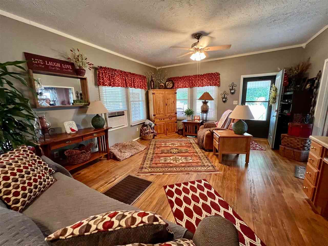 724 Maple Street Perry, OK 73077 - Photo 7 of 27 Gallery Image 7