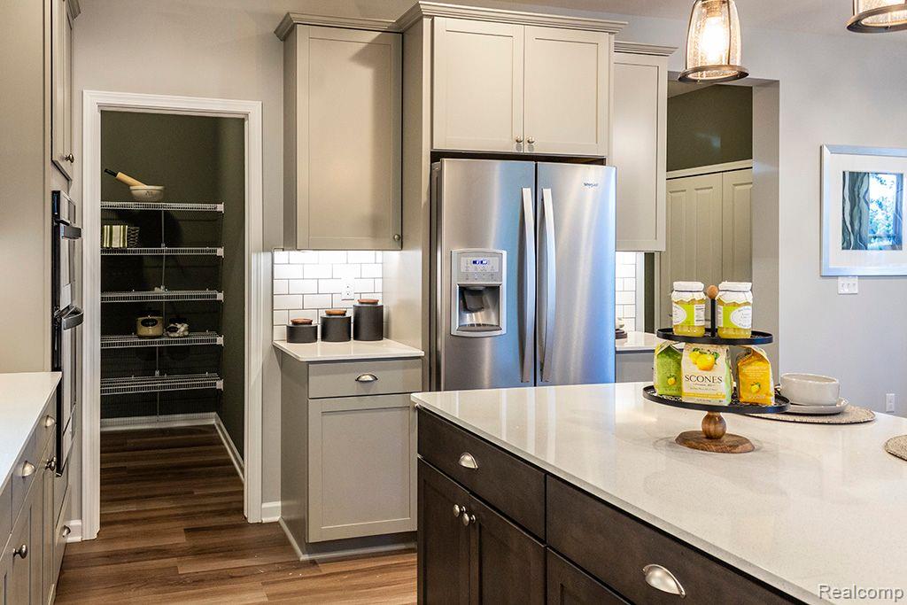 559 Cannonade Loop Howell, MI 48843 - Photo 25 of 29 Kitchen