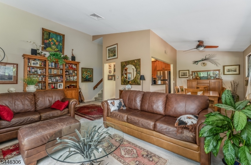 35 North Slope Clinton, NJ 08809 - Photo 13 of 43