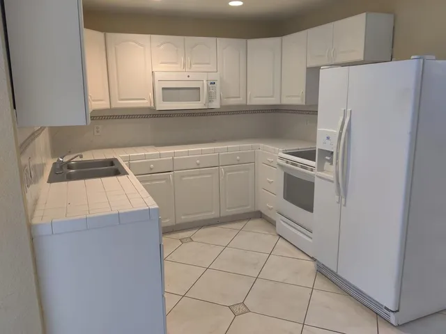 $2,850 | 6251 Southwest 41st Street, Davie, FL 33314