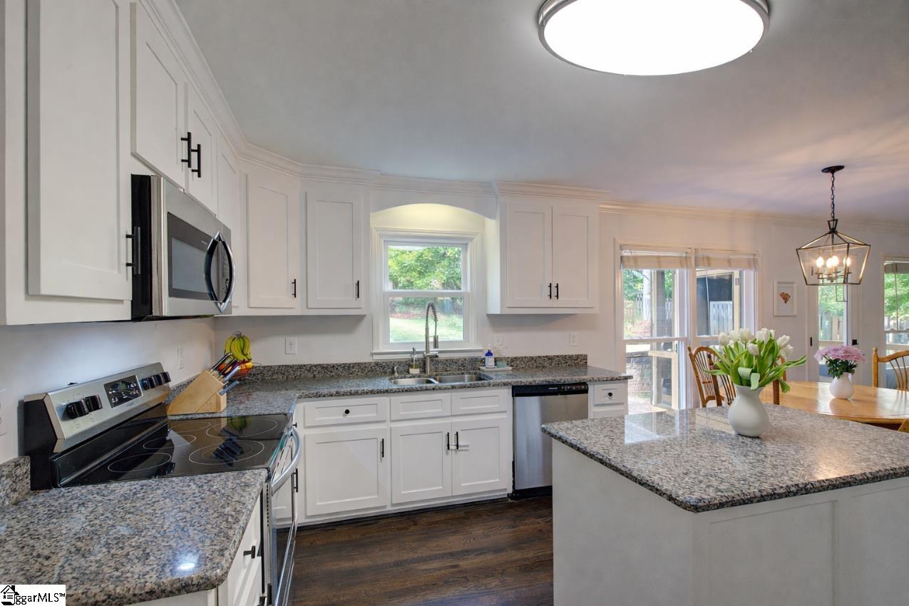 223 Rock Road Greer, SC 29651 - Photo 13 of 48