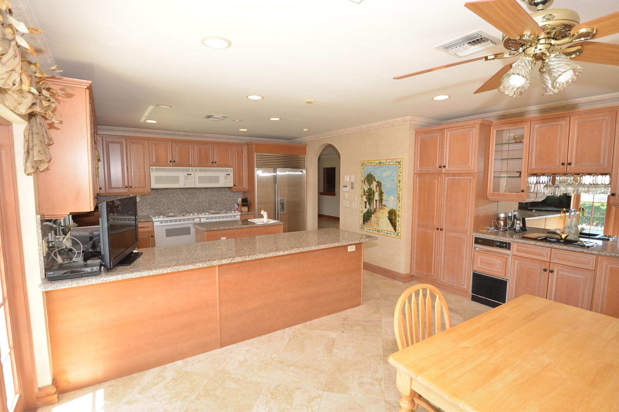 540 Northeast 14th Street Boca Raton, FL 33432 - Photo 12 of 41 Kitchen and West Bar