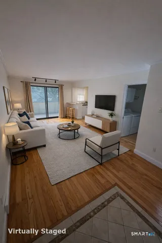 $2,250 | 8 Oakwood Avenue, Unit C3, Norwalk, CT 06850