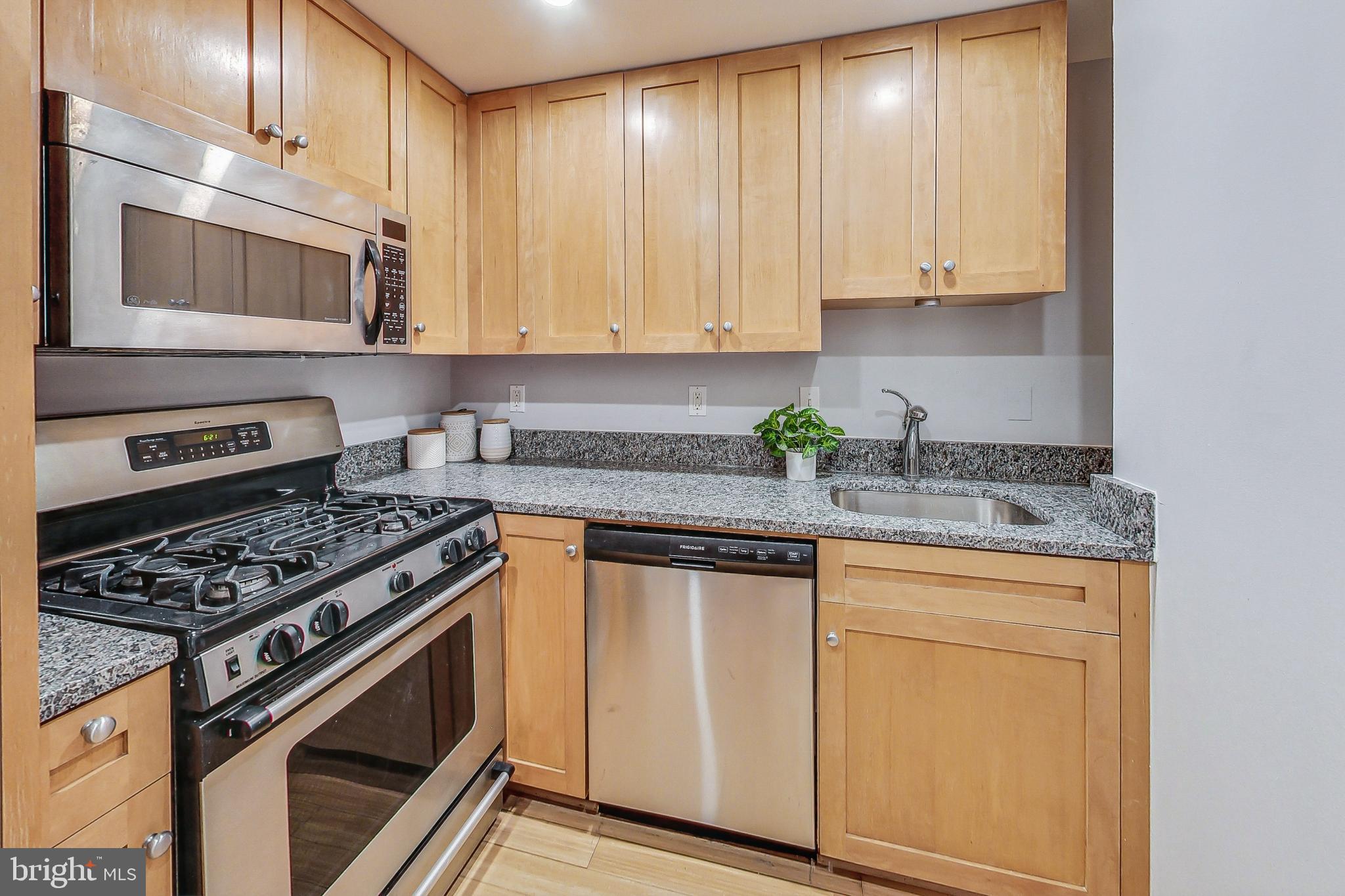 2328 Champlain Street Northwest, Unit 202 Washington, DC 20009 - Photo 14 of 19