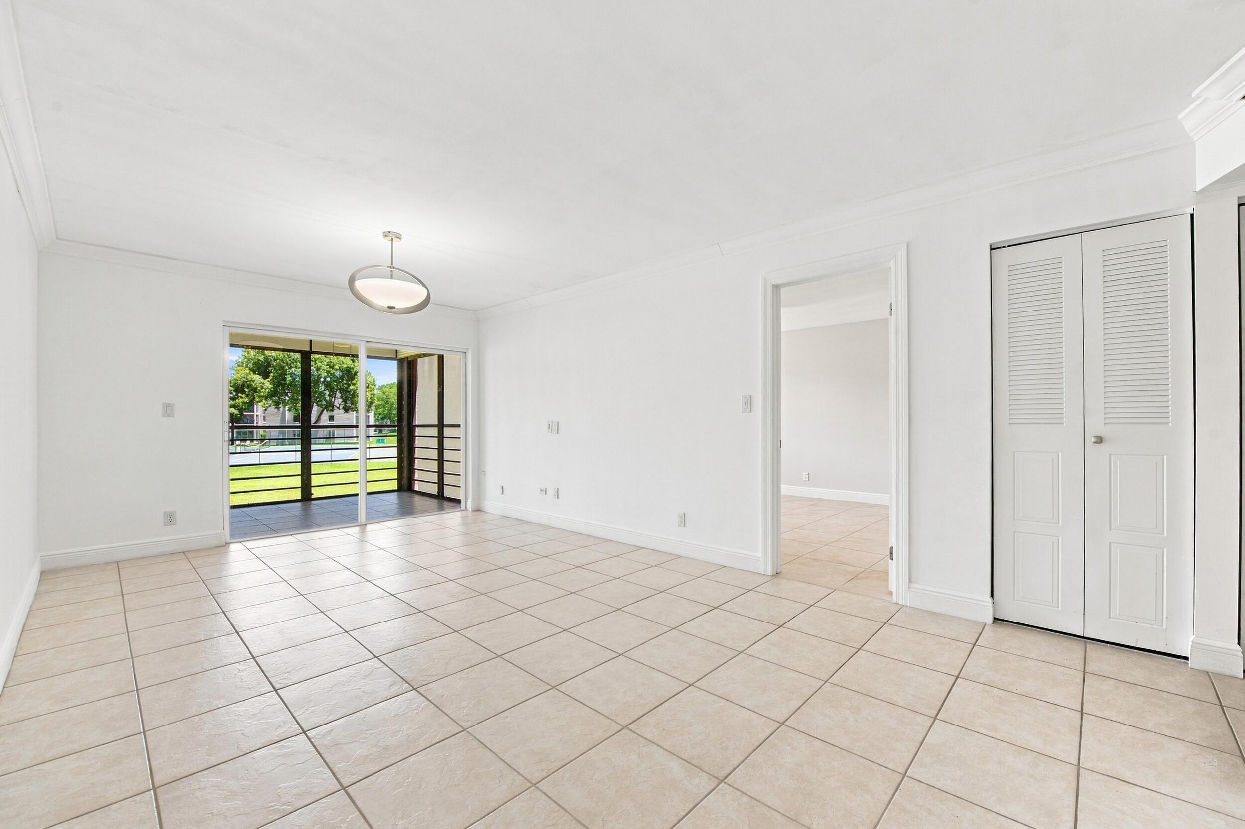 9300 Southwest 8th Street, Unit 219 Boca Raton, FL 33428 - Photo 7 of 26 Livingroom area