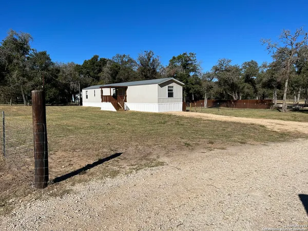 $1,525 | 224 Oakview Drive, La Vernia, TX 78121