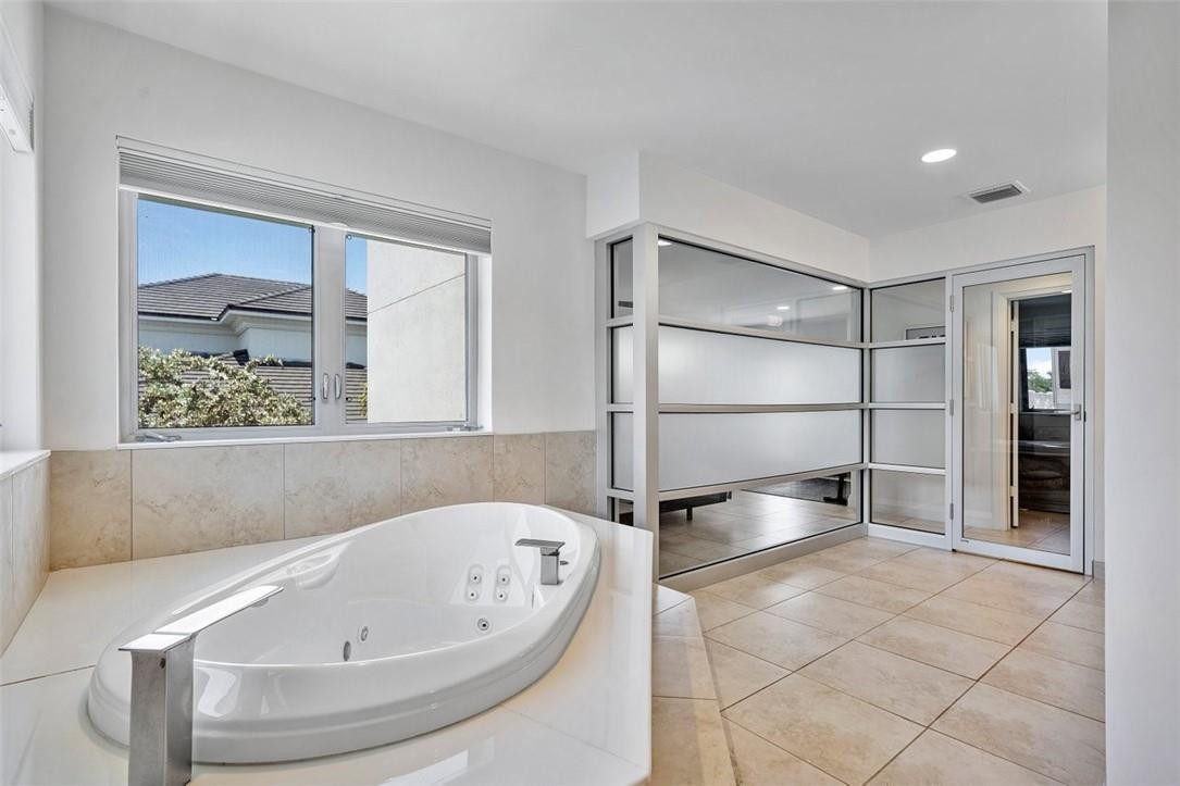 5 Winona Lane Fort Lauderdale, FL 33308 - Photo 24 of 32 Master bath